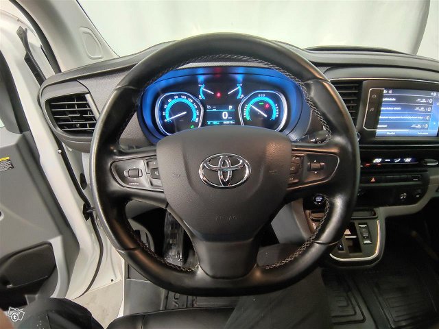 Toyota Proace EV 9
