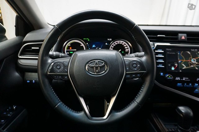 Toyota Camry 13