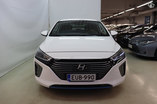 Hyundai IONIQ HYBRID 6