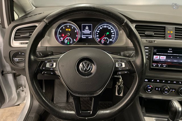 Volkswagen Golf 17