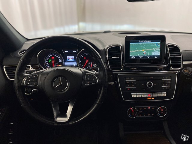 Mercedes-Benz GLS 6