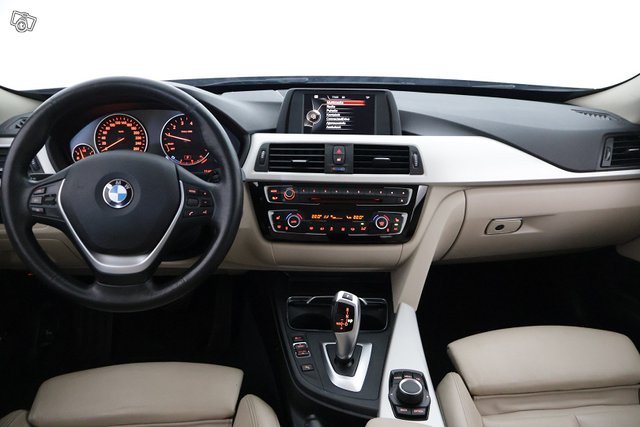 BMW 320 Gran Turismo 17