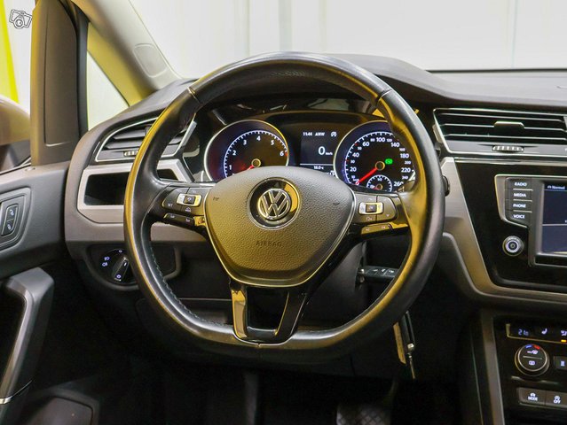 Volkswagen Touran 4