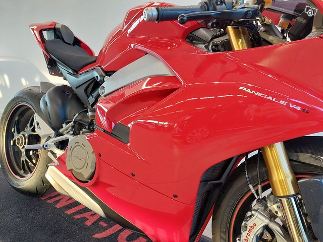Ducati PANIGALE V4 9