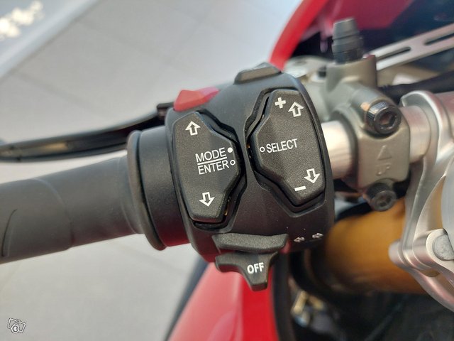 Ducati PANIGALE V4 14