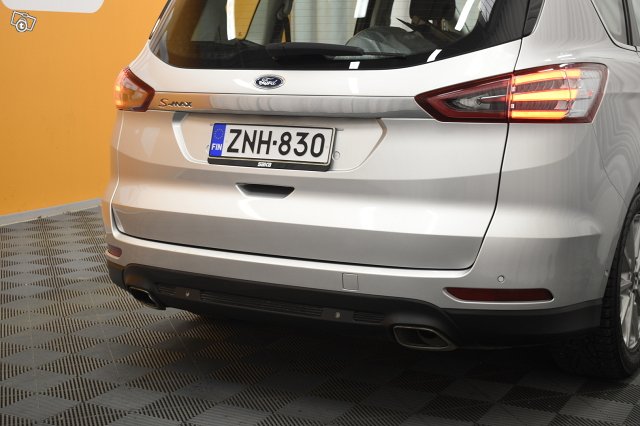 Ford S-Max 9