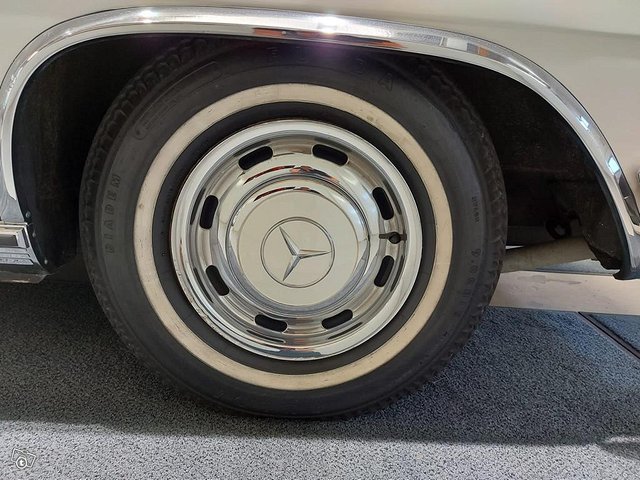 Mercedes-Benz 600 22