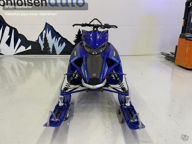 Yamaha Mountain Max 8