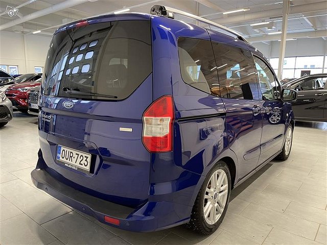 FORD Tourneo Courier 5