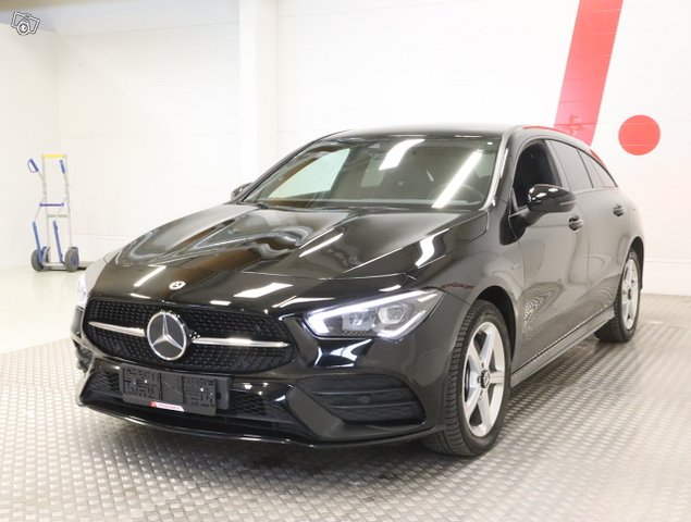 Mercedes-Benz CLA 8