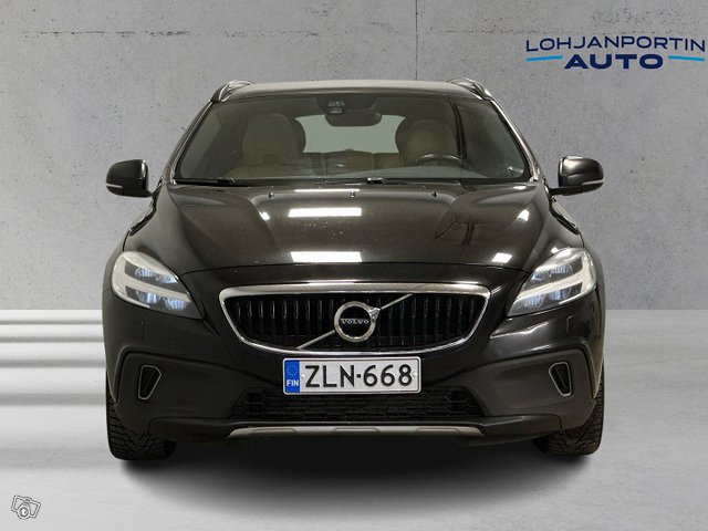 Volvo V40 Cross Country 2