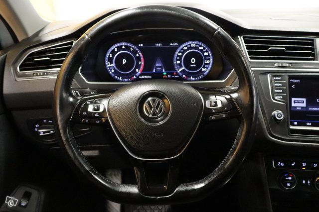 Volkswagen Tiguan 12