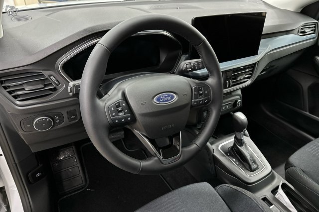 Ford Focus 8