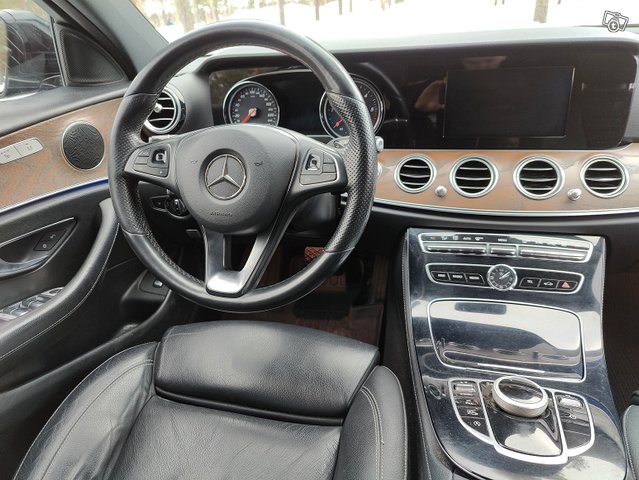 Mercedes-Benz E-sarja 21