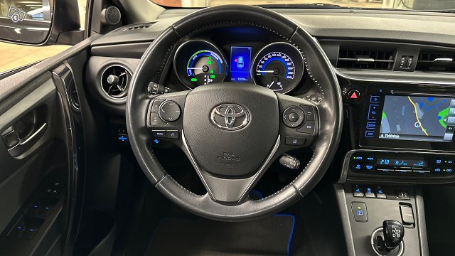 Toyota Auris 12