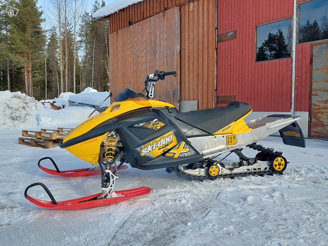 Ski-Doo MX Z 550X 136" 2