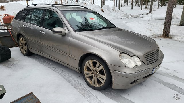 Mercedes-Benz C 180 2