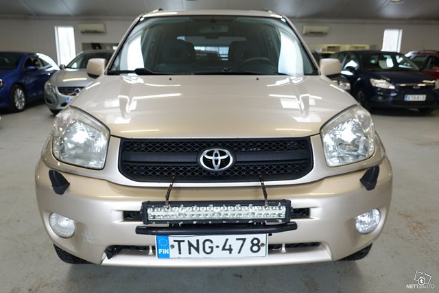 Toyota RAV4 8