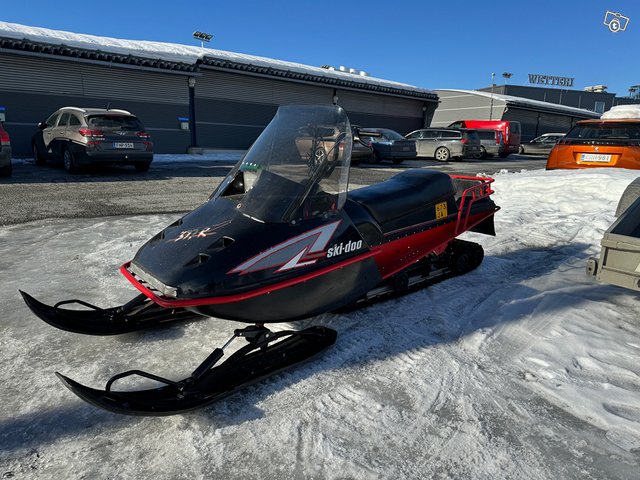 Ski-Doo Nordik 377R 2