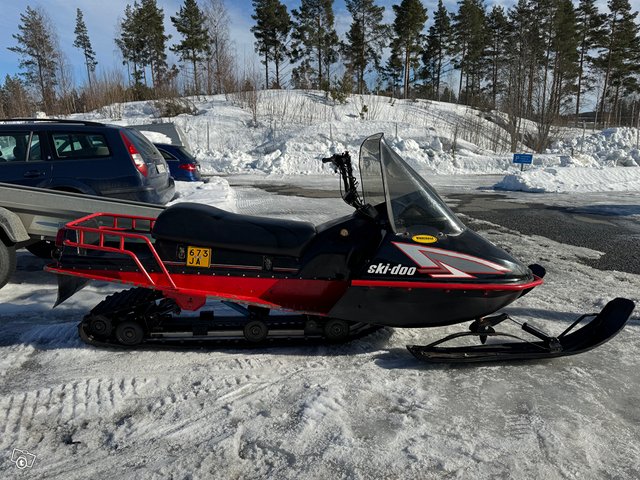 Ski-Doo Nordik 377R 5