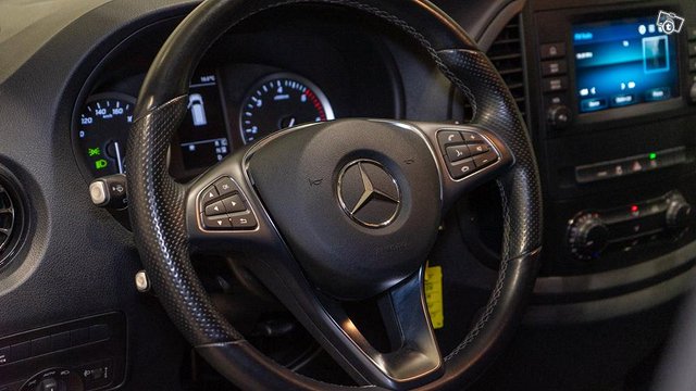 Mercedes-Benz Vito 12