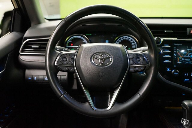 Toyota Camry 11