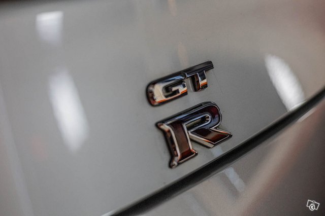 Nissan GT-R 14