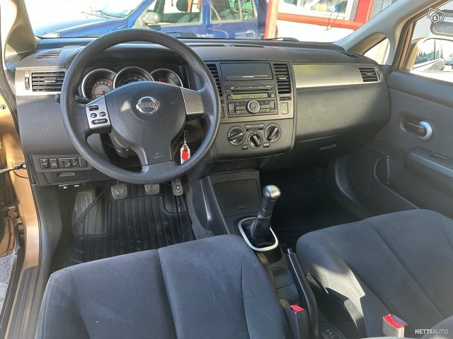 Nissan Tiida 11