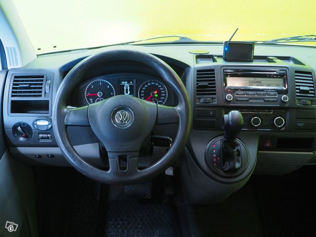 Volkswagen Transporter 9