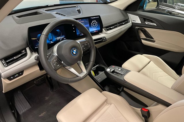 BMW IX1 7