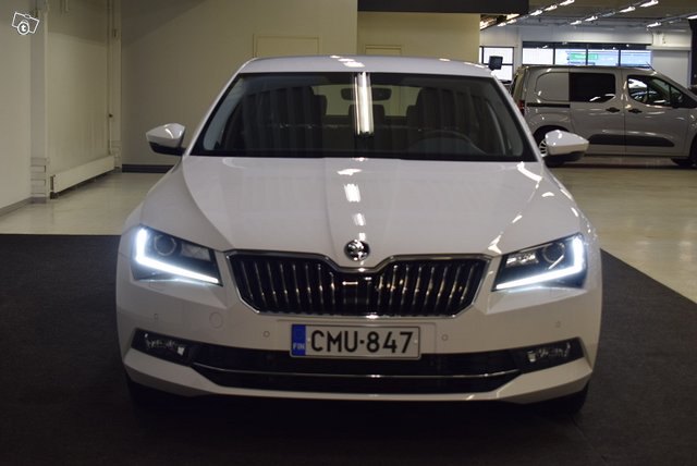 SKODA SUPERB 3