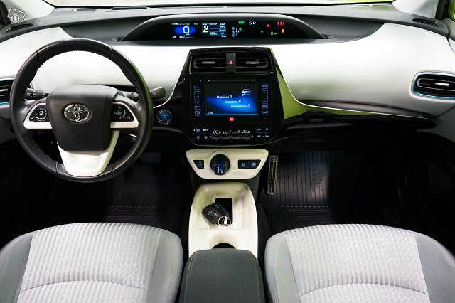Toyota Prius 14