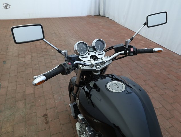 Yamaha XJR 12