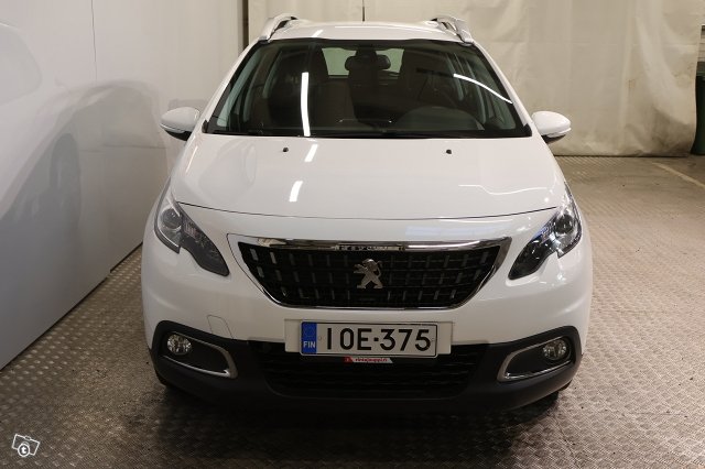 Peugeot 2008 8
