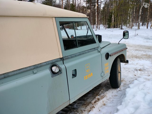 Land Rover Series 8