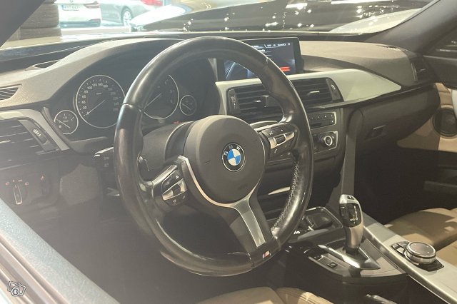 BMW 330 Gran Turismo 15