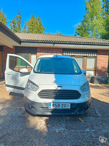 Ford Transit Courier 5