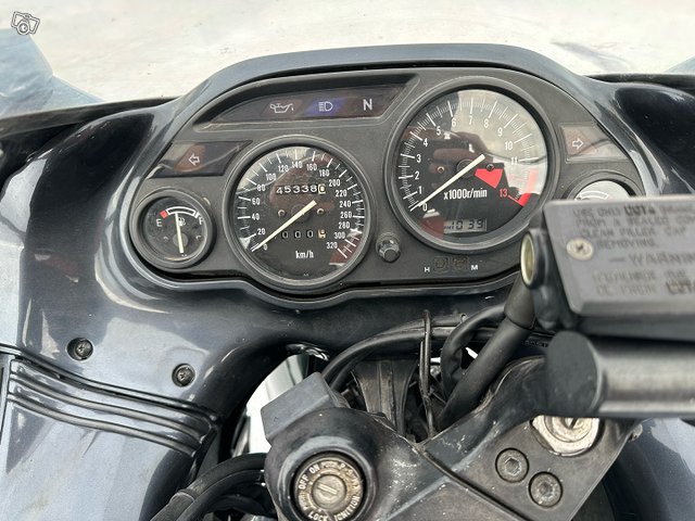 Kawasaki ZZR 1100 7