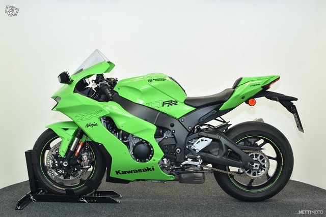 Kawasaki ZX-10RR 5