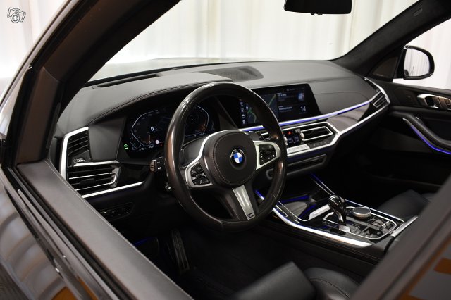 BMW X7 14