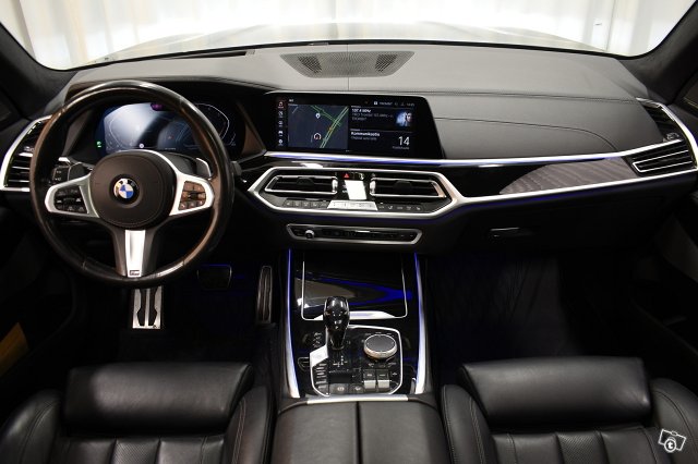 BMW X7 16