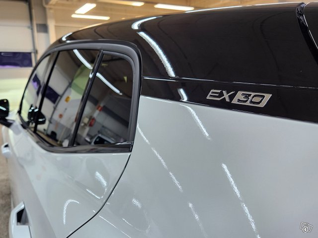 Volvo EX30 23
