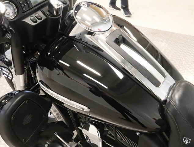Harley-Davidson Electra Glide 7