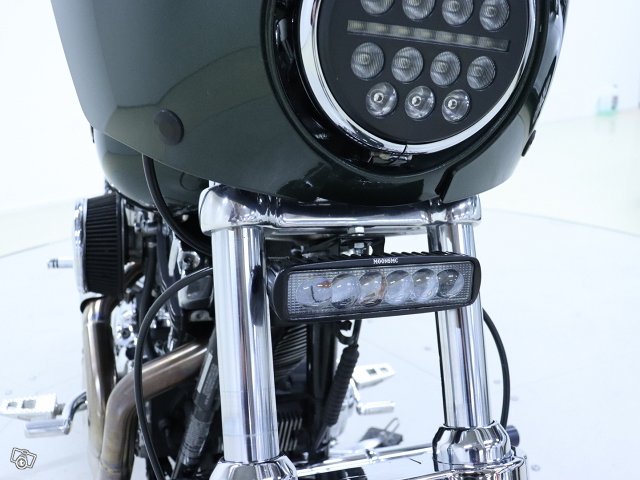 Harley-Davidson Dyna 9