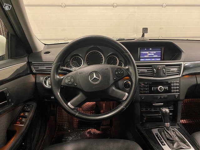 Mercedes-Benz E-sarja 15