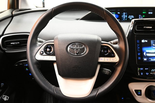 Toyota PRIUS PHEV 16