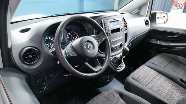 Mercedes-Benz VITO 8