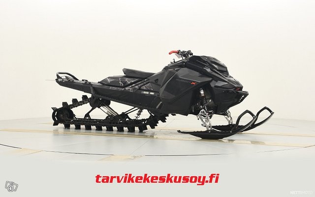 Ski-Doo Summit 4