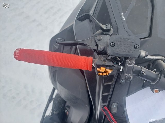 Ski-Doo Summit 11