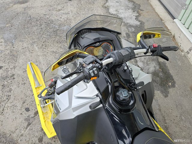 Ski-Doo MX Z 6